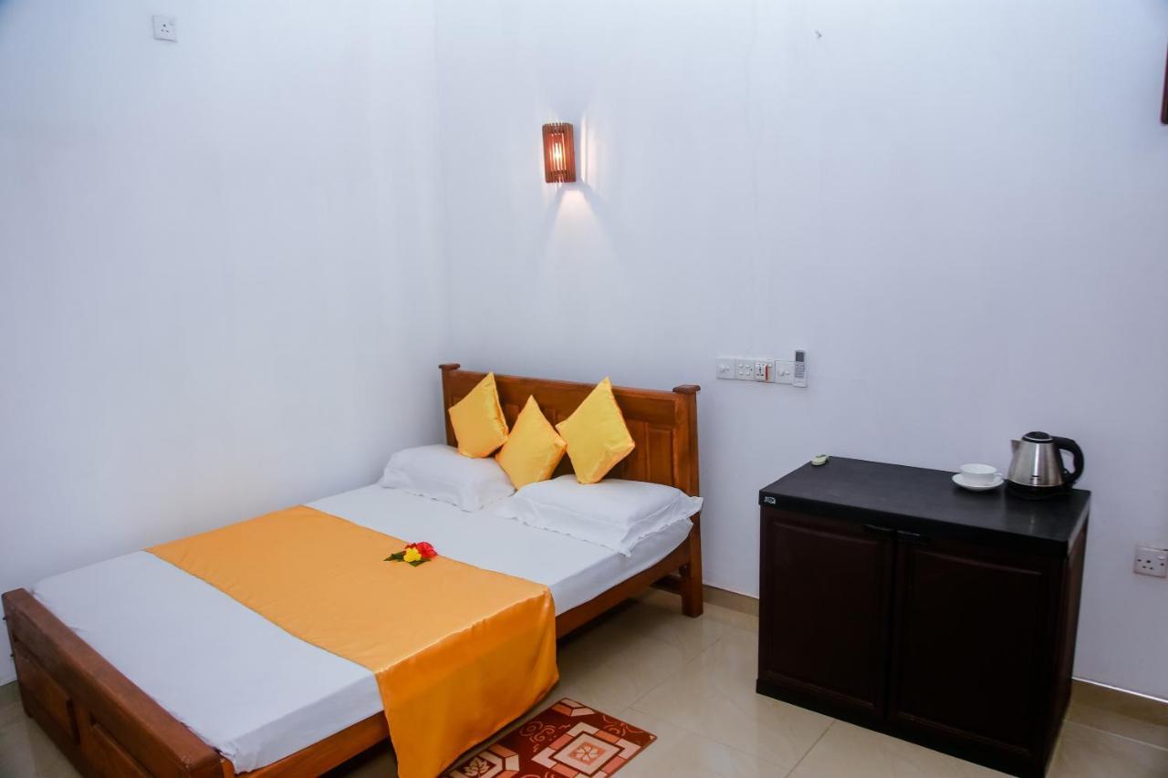 Hotel Ranjith Guest Mirissa Esterno foto