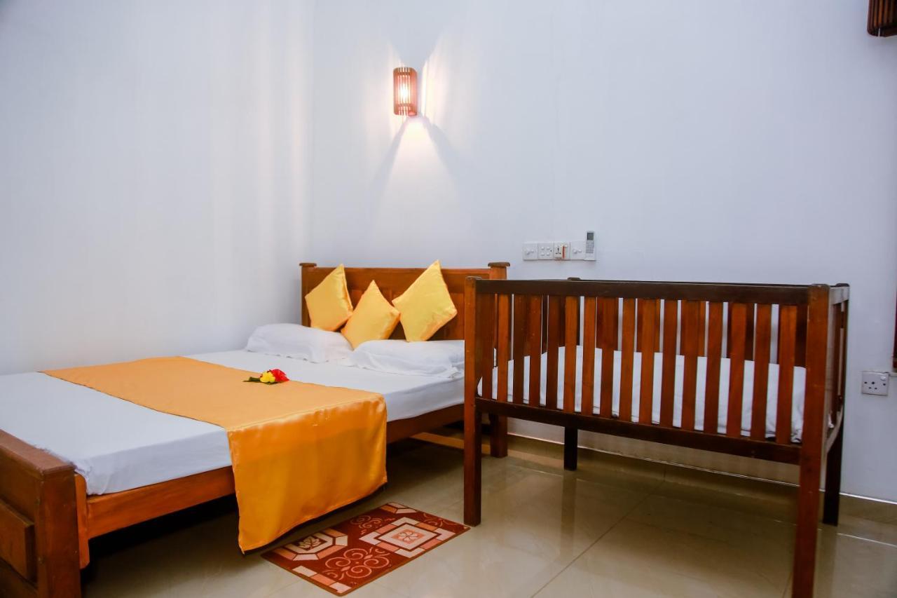 Hotel Ranjith Guest Mirissa Esterno foto