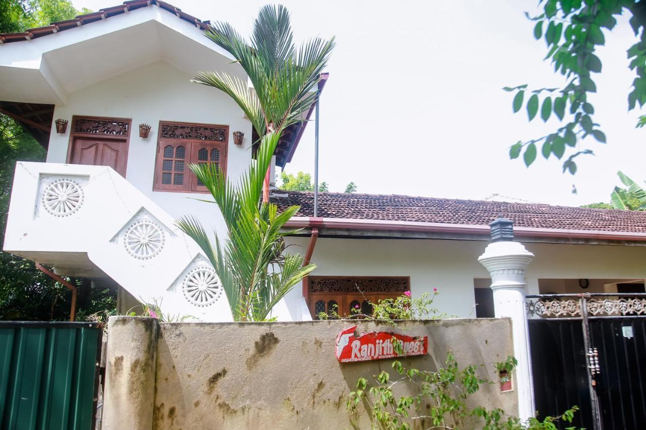 Hotel Ranjith Guest Mirissa Esterno foto