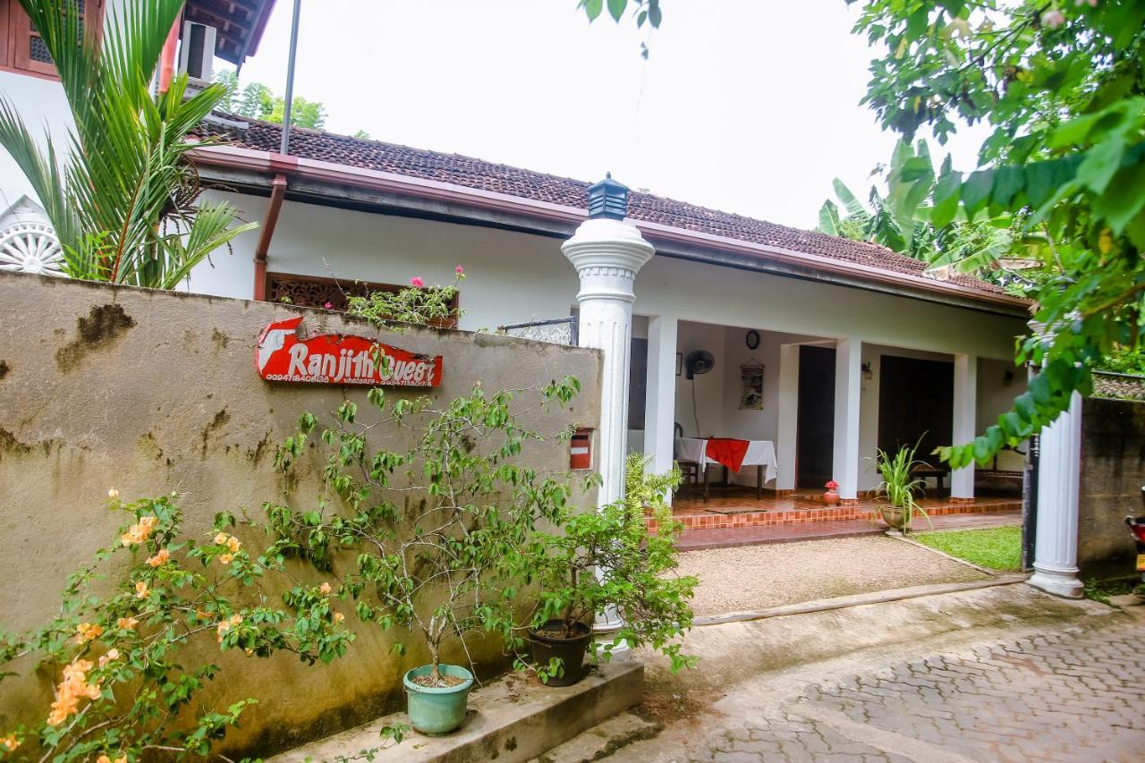 Hotel Ranjith Guest Mirissa Esterno foto