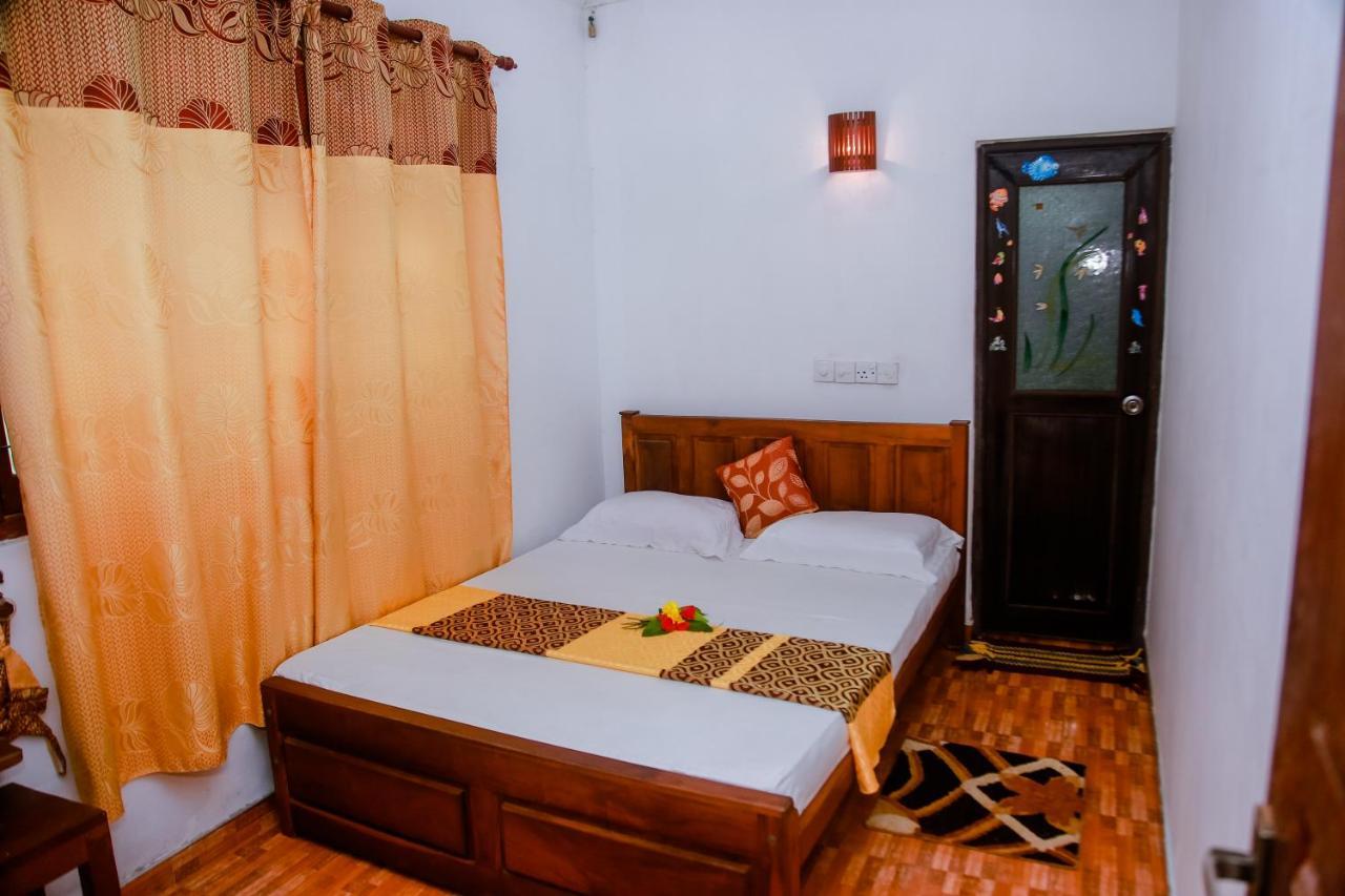 Hotel Ranjith Guest Mirissa Esterno foto