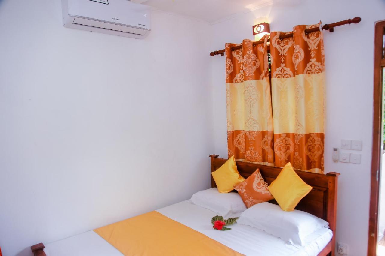 Hotel Ranjith Guest Mirissa Esterno foto